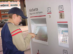 Marco M. testet Ticketautomaten